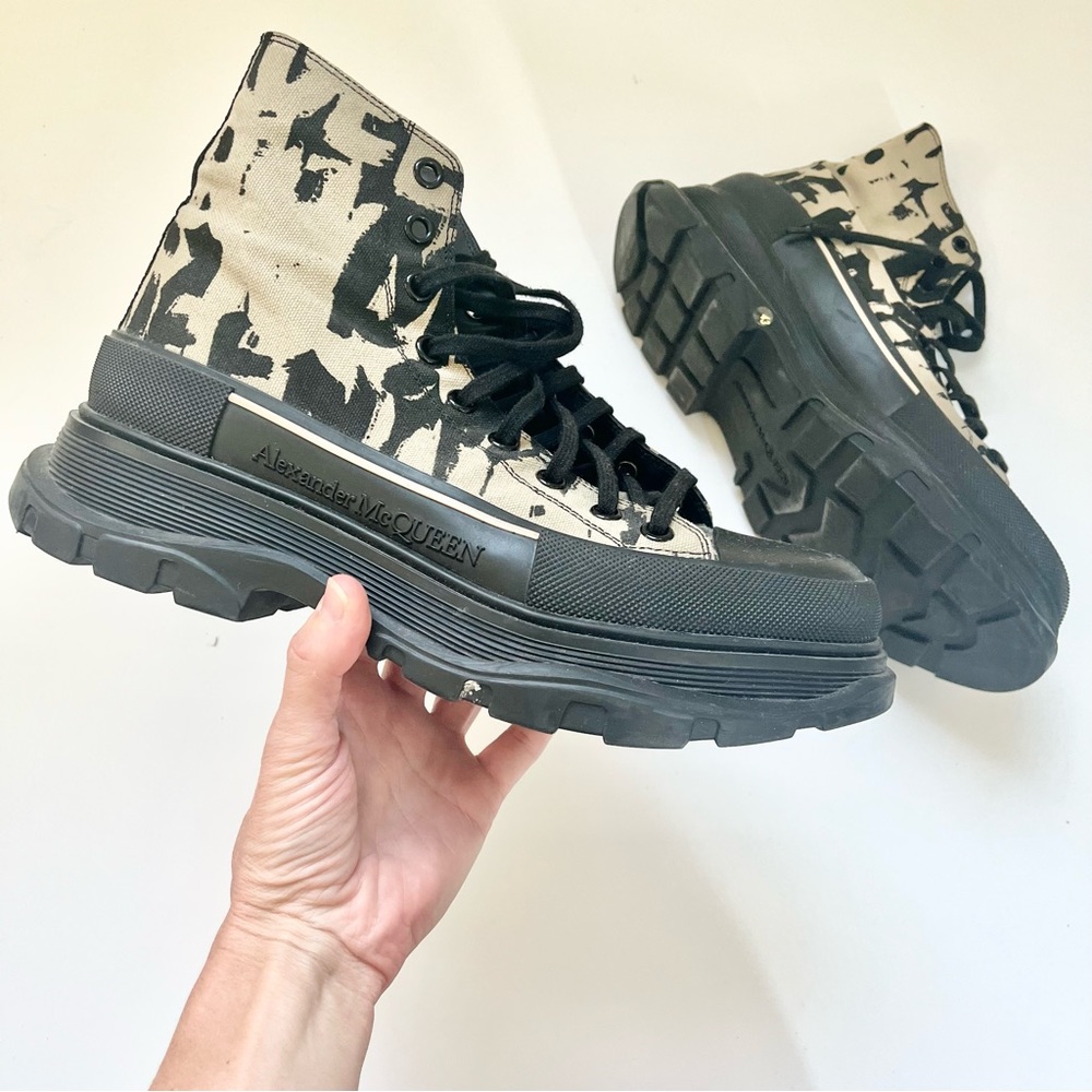 ALEXANDER MCQUEEN Graffiti Tread Slick Boot Chunky Soled Sneakers Sz 43 (US 10)